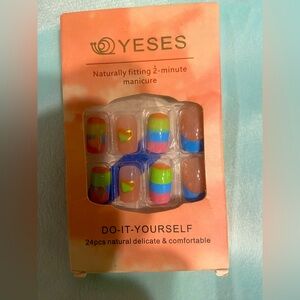 YESES Rainbow Stripe & Heart Press-On Nail Set
